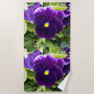 tiefe Lila Pansy-Pflanze, Strandtuch