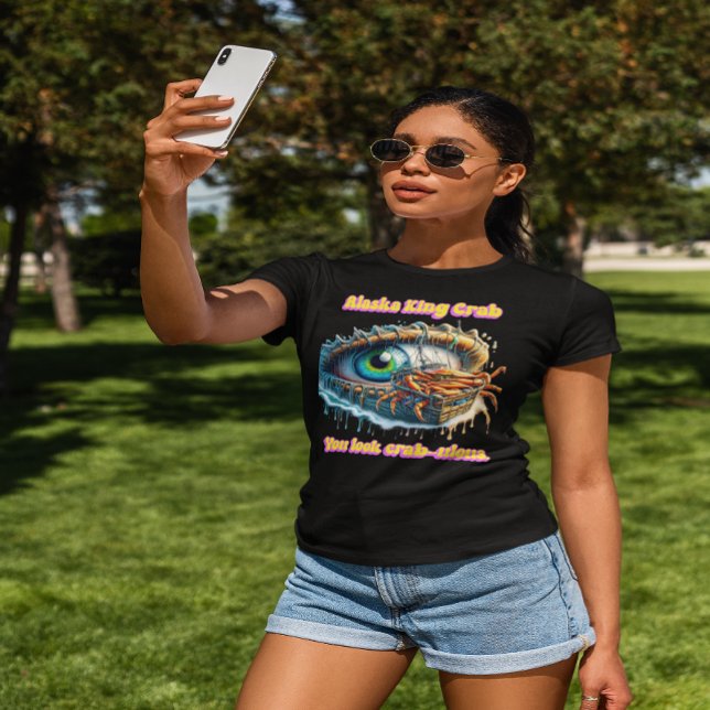 Tiefen der Täuschung Eine Krabbe liegt innerhalb e T-Shirt (Von Creator hochgeladen)