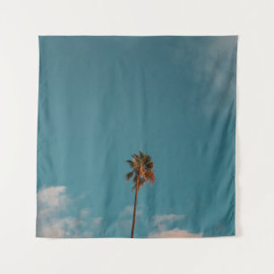 Tiefenwinkel-Fotografie der Palme unter blauem Him Wandteppich