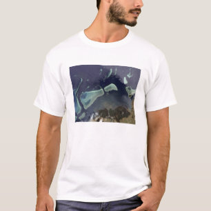 Tiefer grüner Wald an Land T-Shirt