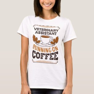 Tierarzthelferin auf Kaffeekoffein läuft T-Shirt