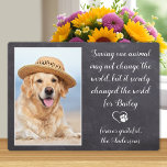 Tierärztlicher Dank Dog Pet Foto Tierarzt Fotoplatte<br><div class="desc">Sag 'Danke' zu deinem wunderbaren Tierarzt mit personalisierter Foto-Plakette. "Ein Tier Retten, mag die Welt nicht verändern, aber es hat die Welt sicherlich für 'deinen Hundenamen' verändert ... für immer dankbar ... !" Personalisieren Sie Ihre Lieblings-Fotos mit dem Namen des Haustieres. Diese tierärztliche Dankeschön-Plakette wird ein wertvolles Geschenk sein. COPYRIGHT...</div>