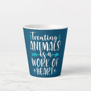 Tiere behandeln ist Herzensarbeit Tierarzthelfer Milchtasse