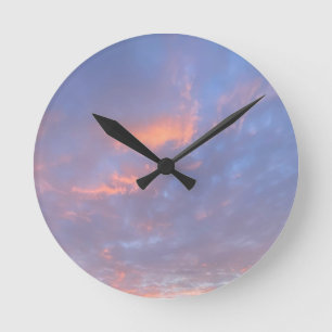 TIERE - SCHUHE UND ERDE VERBREITEN RUNDE WANDUHR