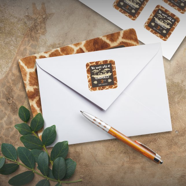 Tierpräsenz Giraffe Geburtstagsticker Quadratischer Aufkleber (Von Creator hochgeladen)