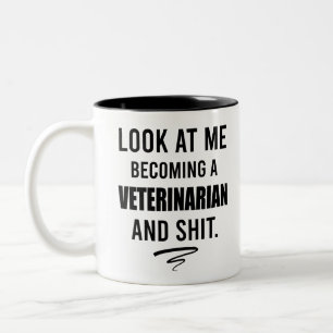 Tierscharzt-Shirt Lustiges Veterinär-Abschlussgesc Zweifarbige Tasse