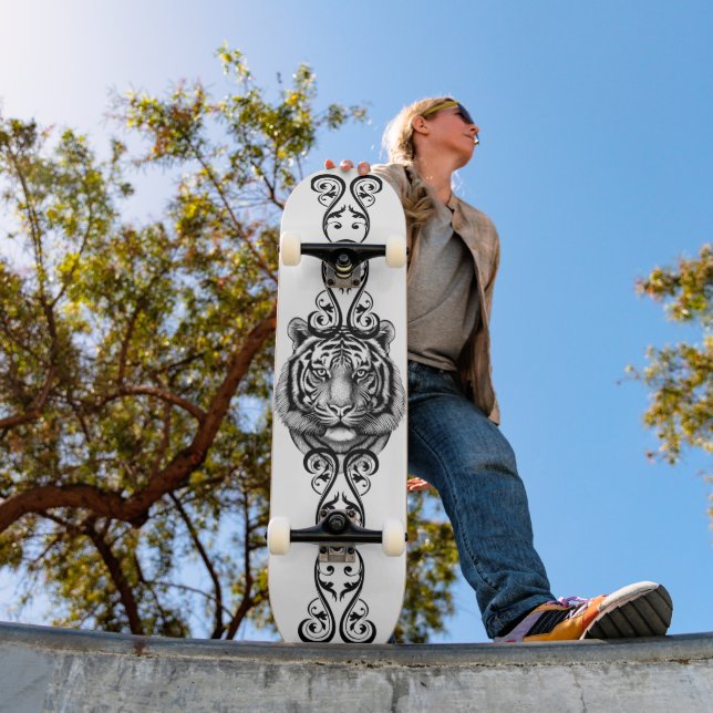 TIGER ABSTRACT SKATEBOARD (Außenbereich 1)