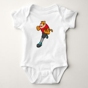 Tiger als Fußballspieler mit Fußball Baby Strampler