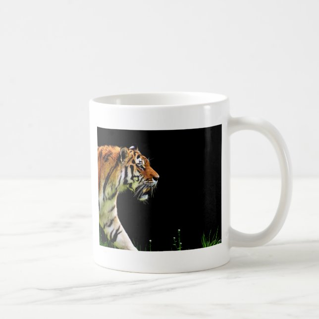 Tiger Approaching - Wildtierarbeiten Tasse (Rechts)