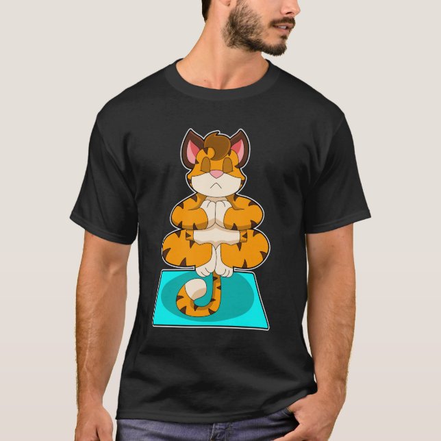 Tiger beim Yoga auf Yoga-Matte T-Shirt (Vorderseite)