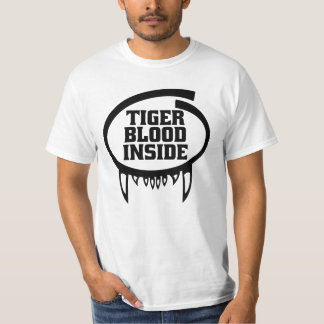 Tiger-Blut innerhalb des Shirts für helles Kleid