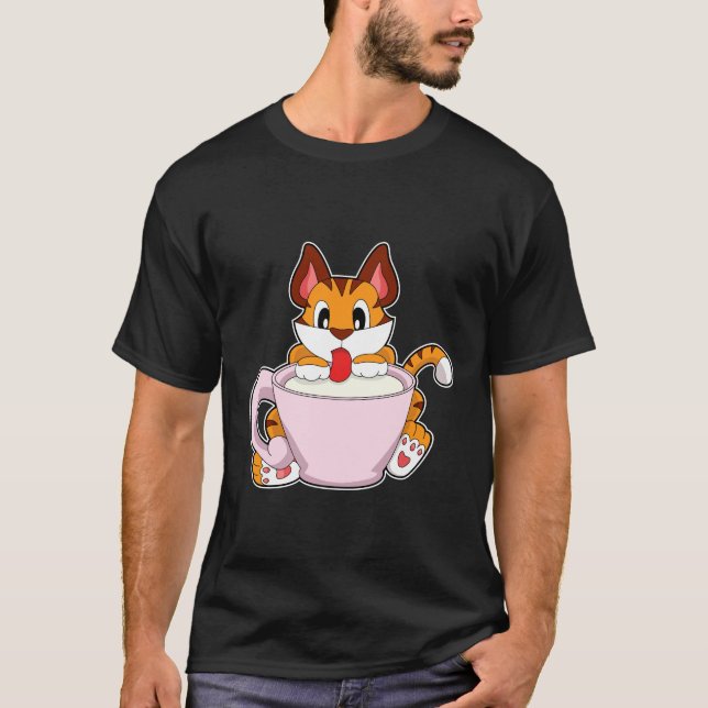 Tiger cat with Cup of Milk.PNG T-Shirt (Vorderseite)