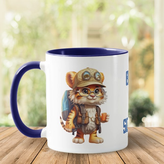 Tiger Cub mit Rucksack und Kaffee Tasse (Von Creator hochgeladen)