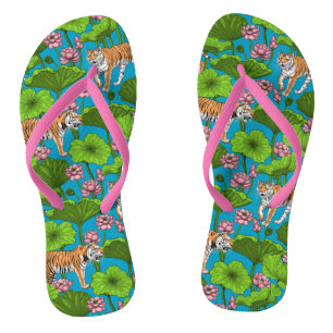 Tiger im rosa Lotusteich Flip Flops