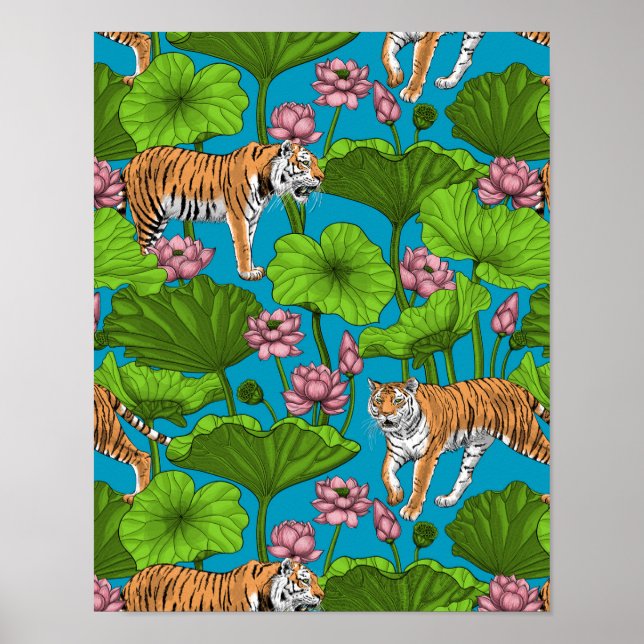 Tiger im rosa Lotusteich Poster (Vorne)