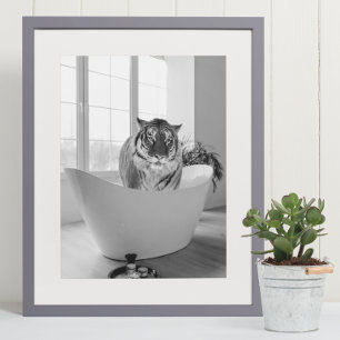 Tiger in der Badewanne Schwarz-weißes Badehotelkun Poster