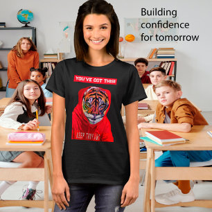 Tiger in einem Sweatshirt, Behalt zu versuchen, Le T-Shirt