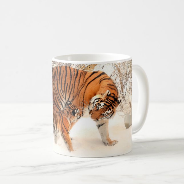 Tiger mit Tiger Cube im Winter Kaffee Tasse (VorderseiteRechts)