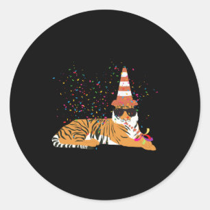 Tiger Partyanimales feiern eine Party  Runder Aufkleber