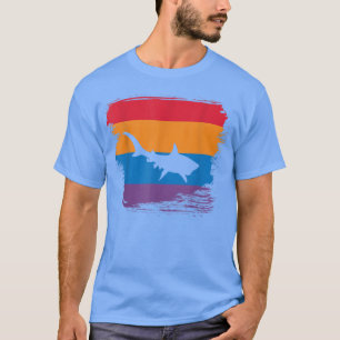 Tiger Shark Shadow Silhouette mit farbiger Flagge T-Shirt