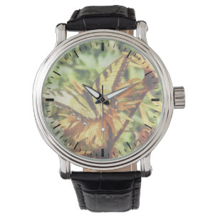 Tiger Swallowtail auf gelber Wildblume Armbanduhr