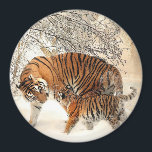 Tiger und ihr Cub Magnet<br><div class="desc">Fügen Sie Ihrem Kühlschrank etwas Charakter mit einem unserer Designs hinzu! Ideal für jeden großen Katzenliebhaber!</div>