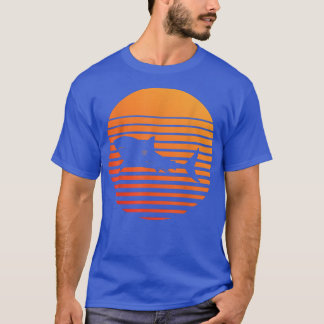 Tigerhaie-Schatten-Silhouette vor einer Sonne T-Shirt