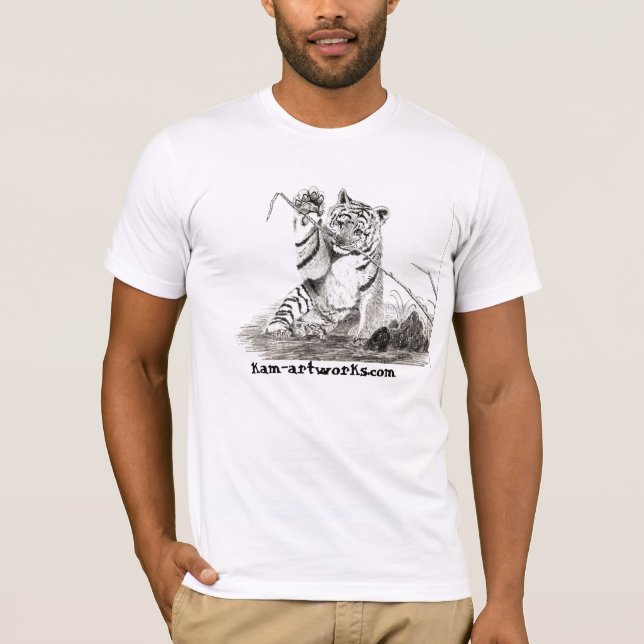 Tigerjunges am Spiel T-Shirt (Vorderseite)