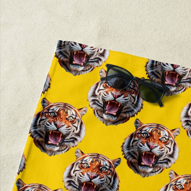 Tigerkopf-Musterdesign Gelb  Strandtuch (Von Creator hochgeladen)
