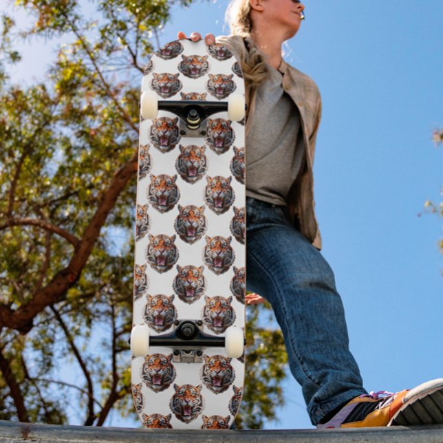 Tigerkopf-Musterdesign - Weiß   Skateboard (Von Creator hochgeladen)
