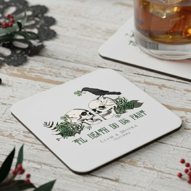 Til Death Gothic St Patricks Day Floral Skull Rechteckiger Pappuntersetzer (Soft Gray Floral Irish Skull 'Til Death Do Us Part Wedding Coasters. Skulls, Roses, Shamrock & Raven)