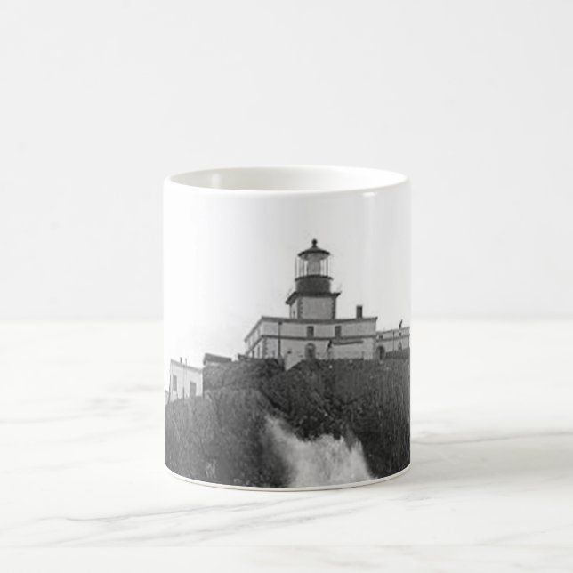 Tillamook Felsen-Leuchtturm Tasse (Mittel)