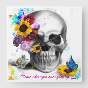 Time changes everything floral butterfly skull quadratische wanduhr
