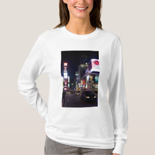 Times Square in der Nacht in Manhattan, New York T-Shirt