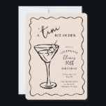 Tini Bit Ältere 30. Geburtstags-Party Einladung<br><div class="desc">Bis 30! Unsere "A 'Tini Bit Older" Geburtstagsfeier ist die perfekte Art, diesen Meilenstein im Stil zu feiern. Dieses elegante und dennoch unterhaltsame Design mit einem hübschen, von Hand gezeichnet Martini-Glas verleiht dem Hotel den Ton für ein anspruchsvolles Cocktailambiente. Passen Sie Ihre Veranstaltungsdetails an, und passen Sie die Farben und...</div>