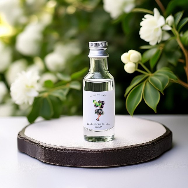 Tini Bit Older | Martini Themed Birthday Gevor Alkoholflaschenetikett (Von Creator hochgeladen)