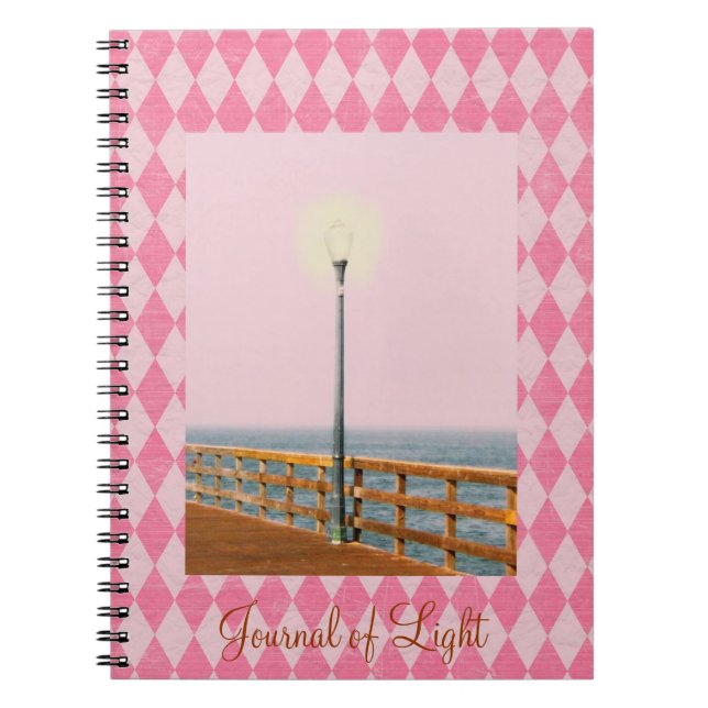Tinte Pier Lamp Post Pink Raute Journal Notizblock (Vorderseite)