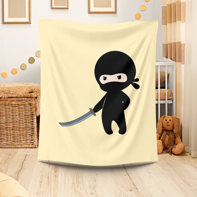 Tiny Angry Ninja auf Yellow Fleecedecke (Von Creator hochgeladen)