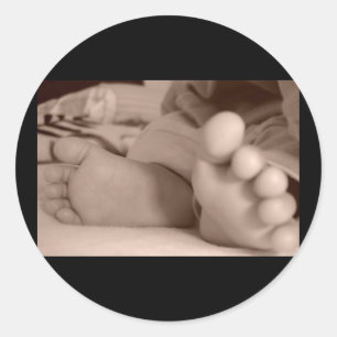 Tiny Feet Runder Aufkleber