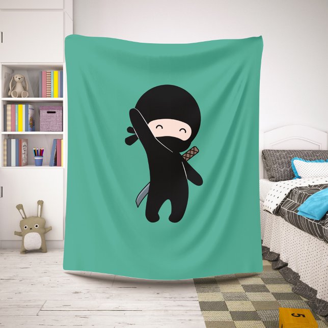Tiny Happy Ninja auf Dark Green Sherpadecke (Von Creator hochgeladen)