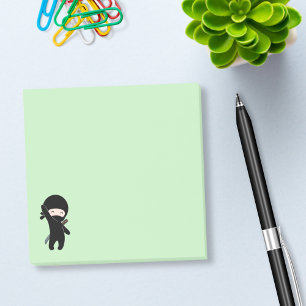 Tiny Happy Ninja auf Green Post-it Klebezettel