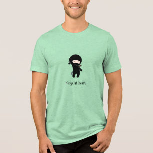 Tiny Happy Ninja im Herzen Tri-Blend Shirt
