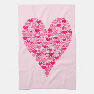 Tiny Hearts Big Heart auf Rose Pink Handtuch