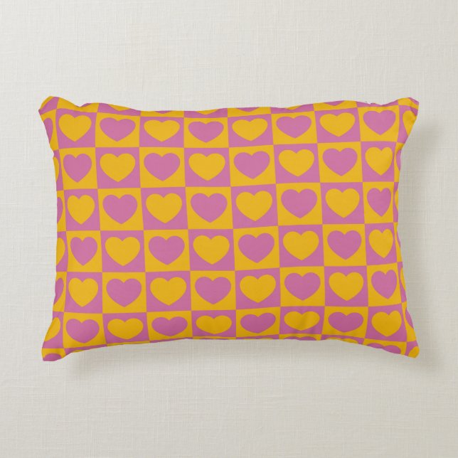 Tiny hearts chess grid seamless pattern. Cute litt Dekokissen (Vorderseite)