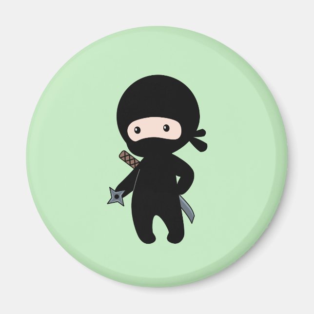 Tiny Ninja Holding Throwing Star auf Green Magnet (Vorne)