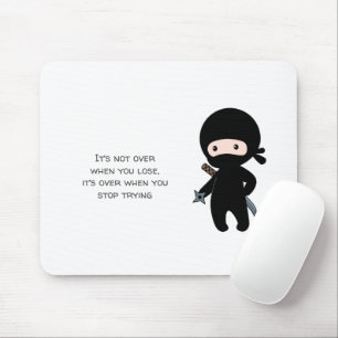 Tiny Ninja Holding Throwing Star Zitat Mousepad