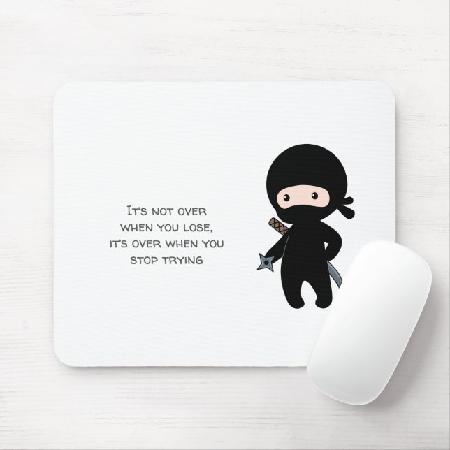 Tiny Ninja Holding Throwing Star Zitat Mousepad (Mit Mouse)