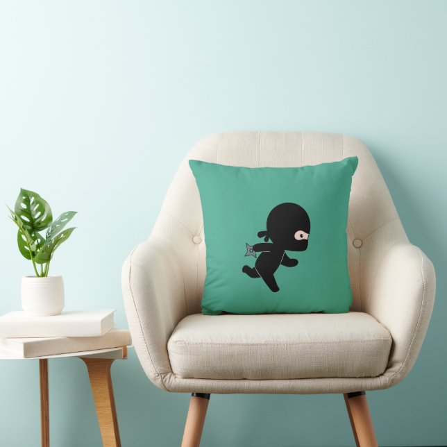 Tiny Ninja läuft auf dunklem Geen Kissen (Stuhl )
