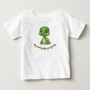 Tiny Turtle beurteilt Sie Baby T-shirt