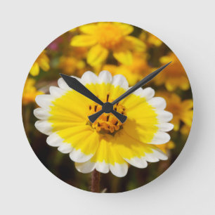 Tipp-Wildblumen Runde Wanduhr